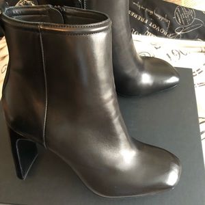 NWT Rag and Bone Ellis Booties